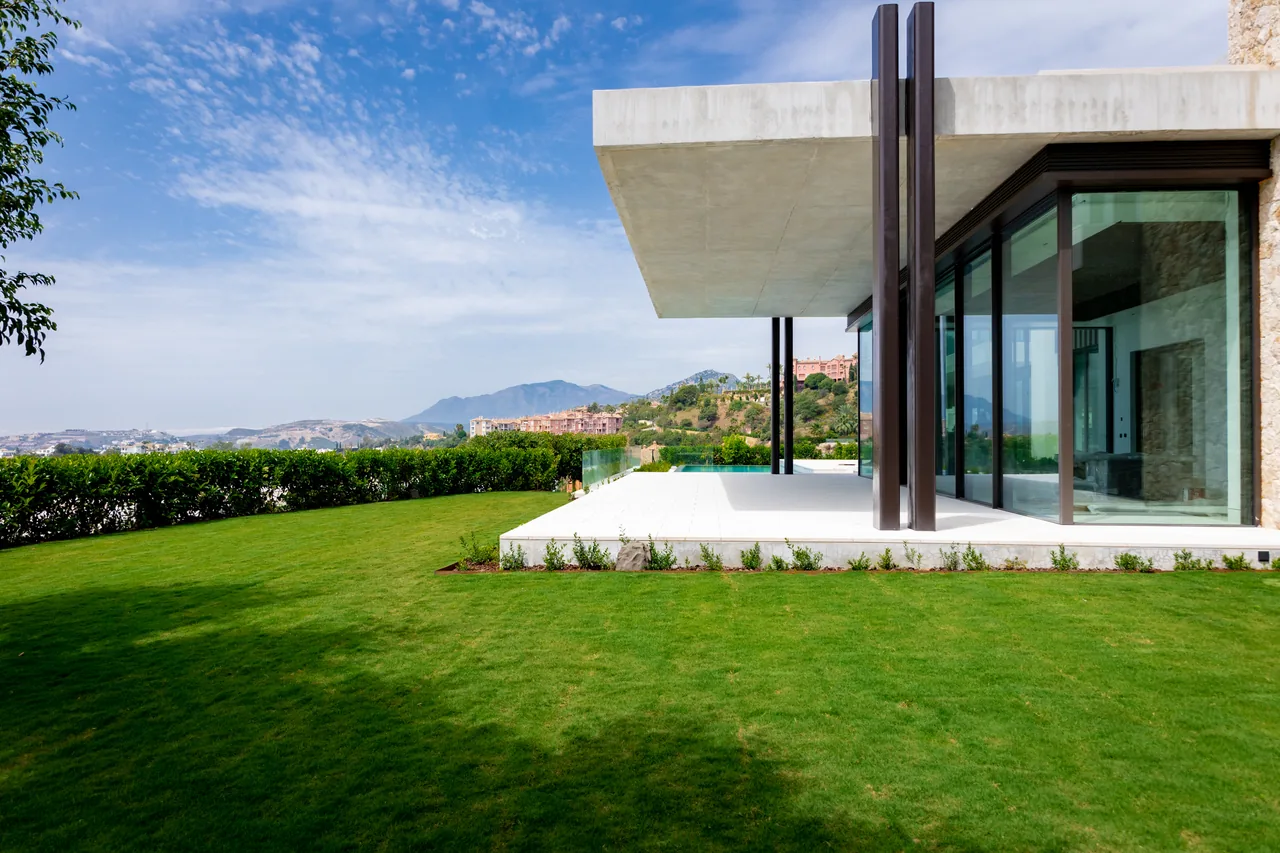 8-bedroom villa in La Quinta with private pool and private garden — image 72