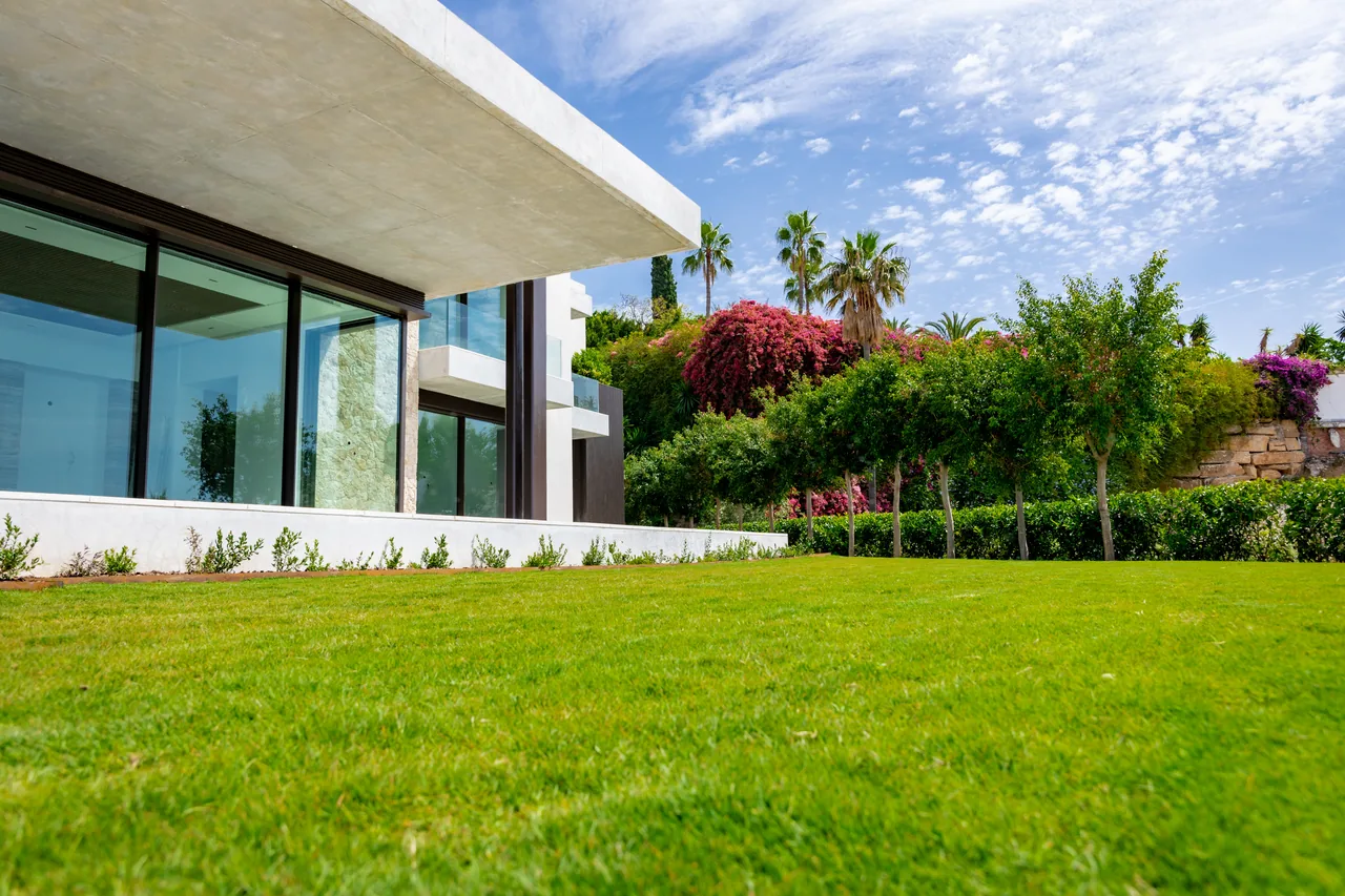 8-bedroom villa in La Quinta with private pool and private garden — image 73