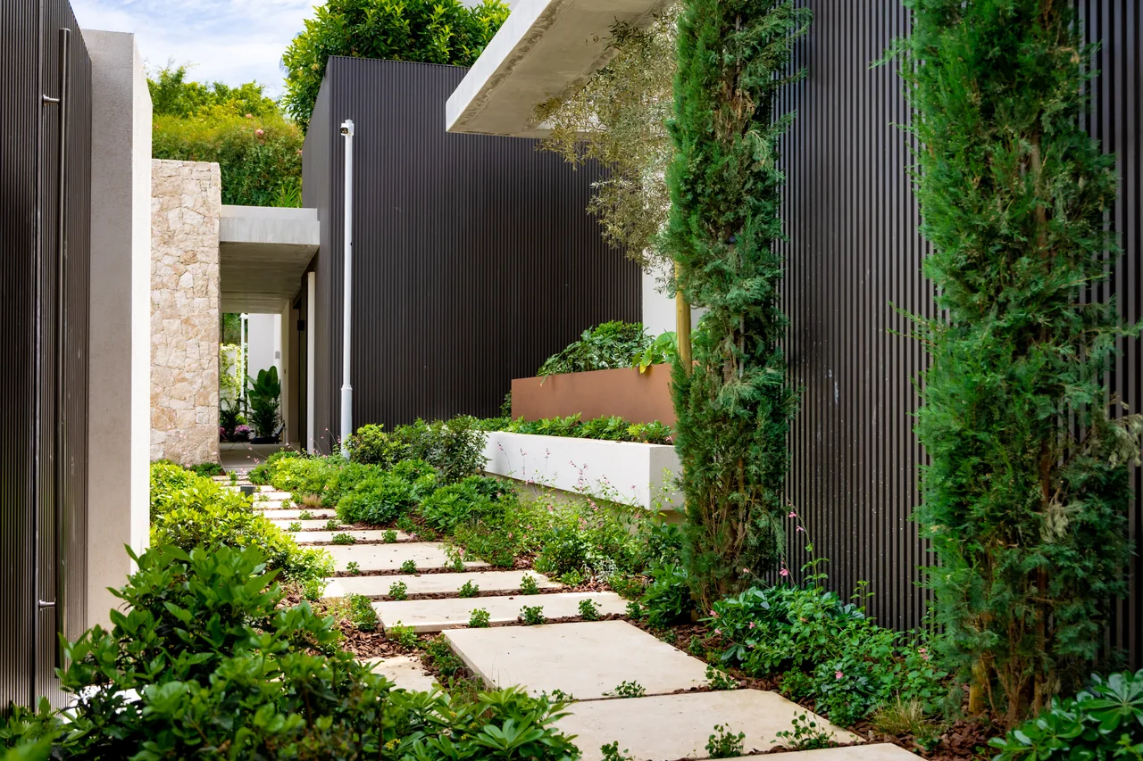 8-bedroom villa in La Quinta with private pool and private garden — image 77