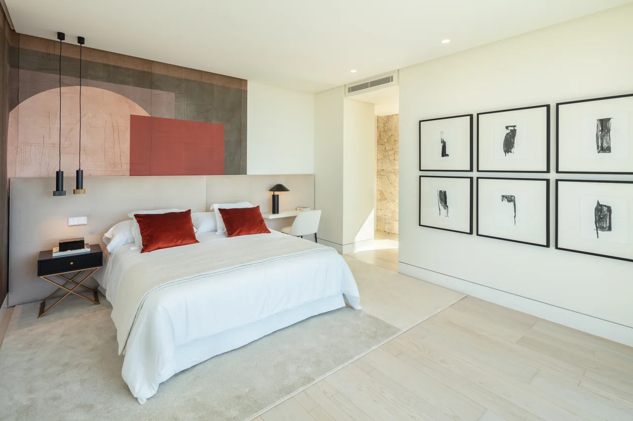 7-bedroom villa in La Quinta with private pool and private garden — image 12