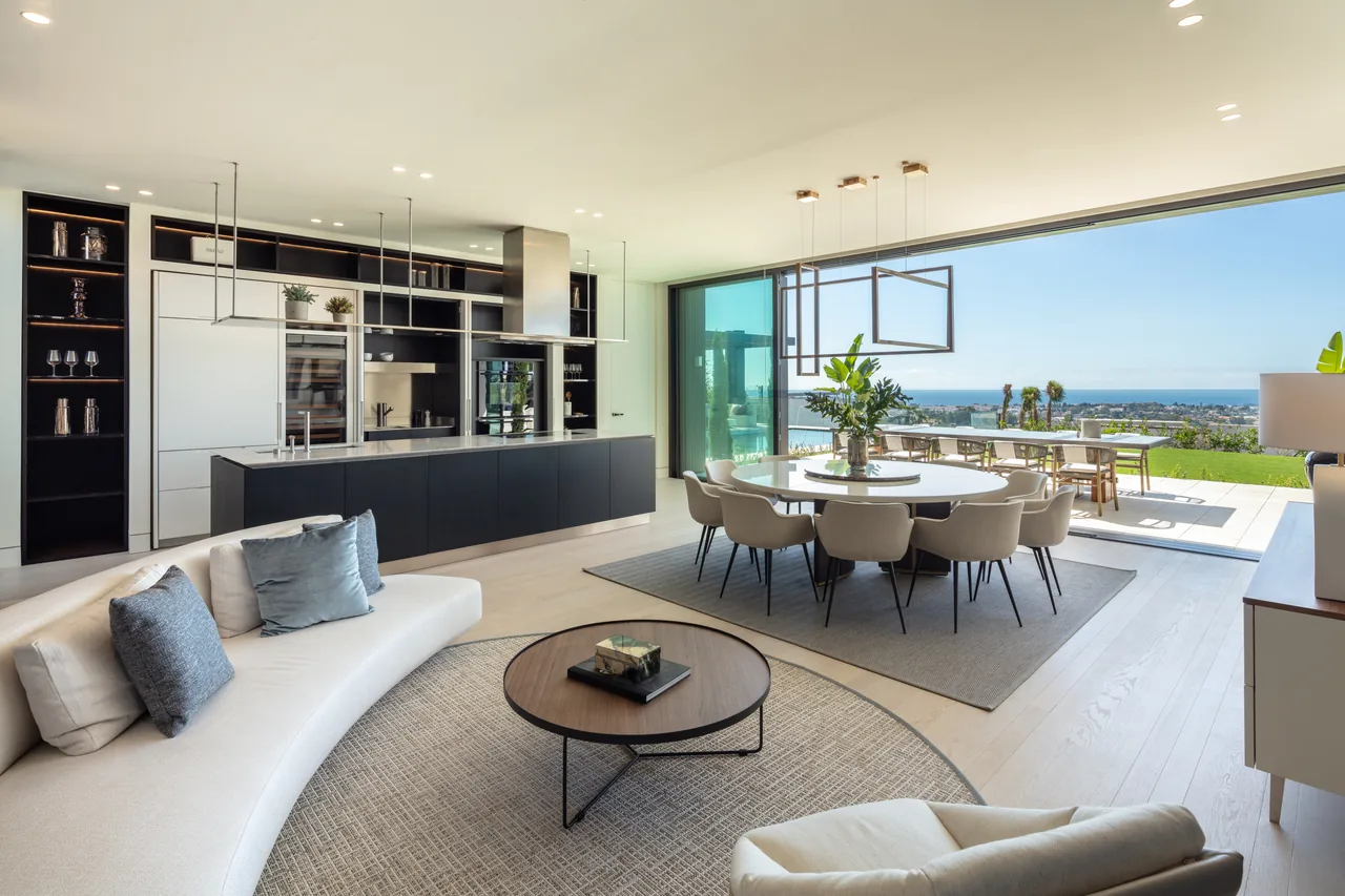 7-bedroom villa in La Quinta with private pool and private garden — image 17