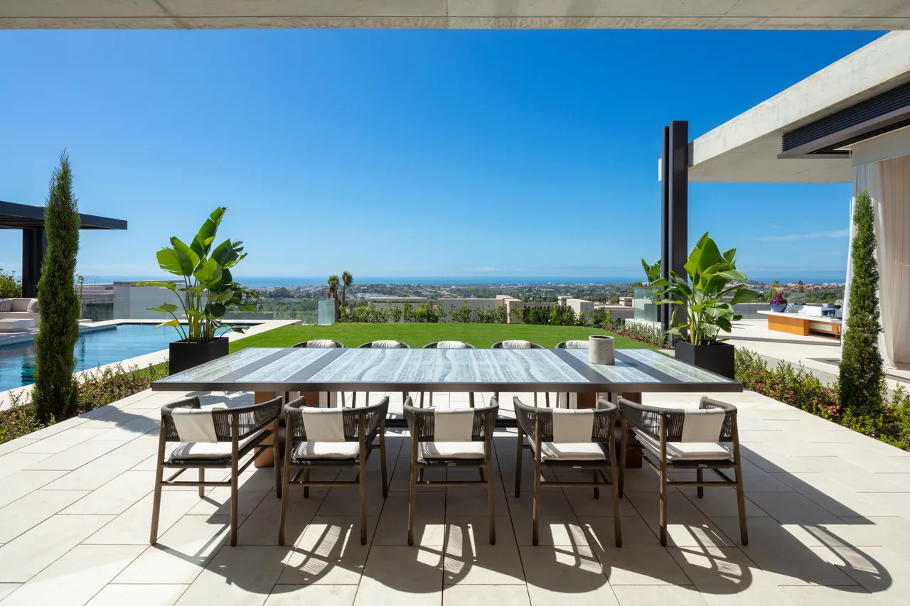 7-bedroom villa in La Quinta with private pool and private garden — image 19