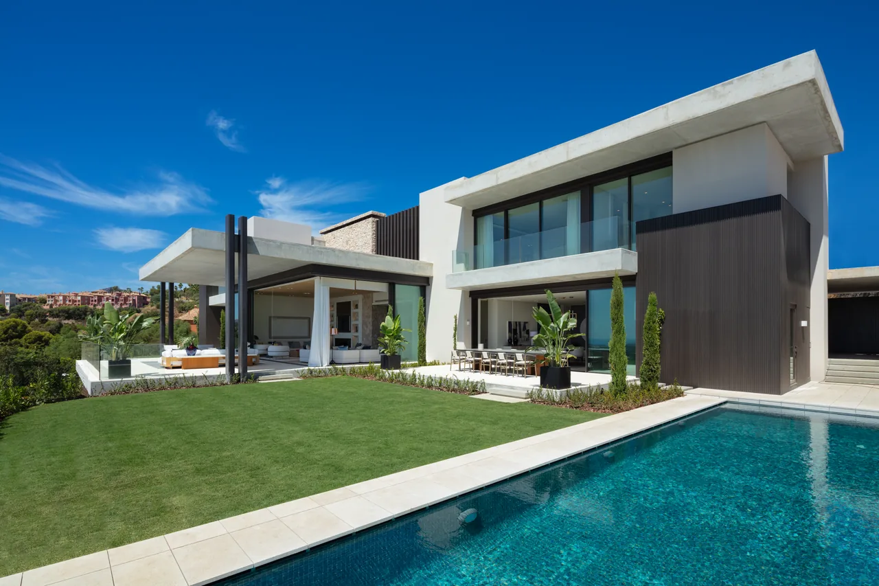 7-bedroom villa in La Quinta with private pool and private garden — image 35