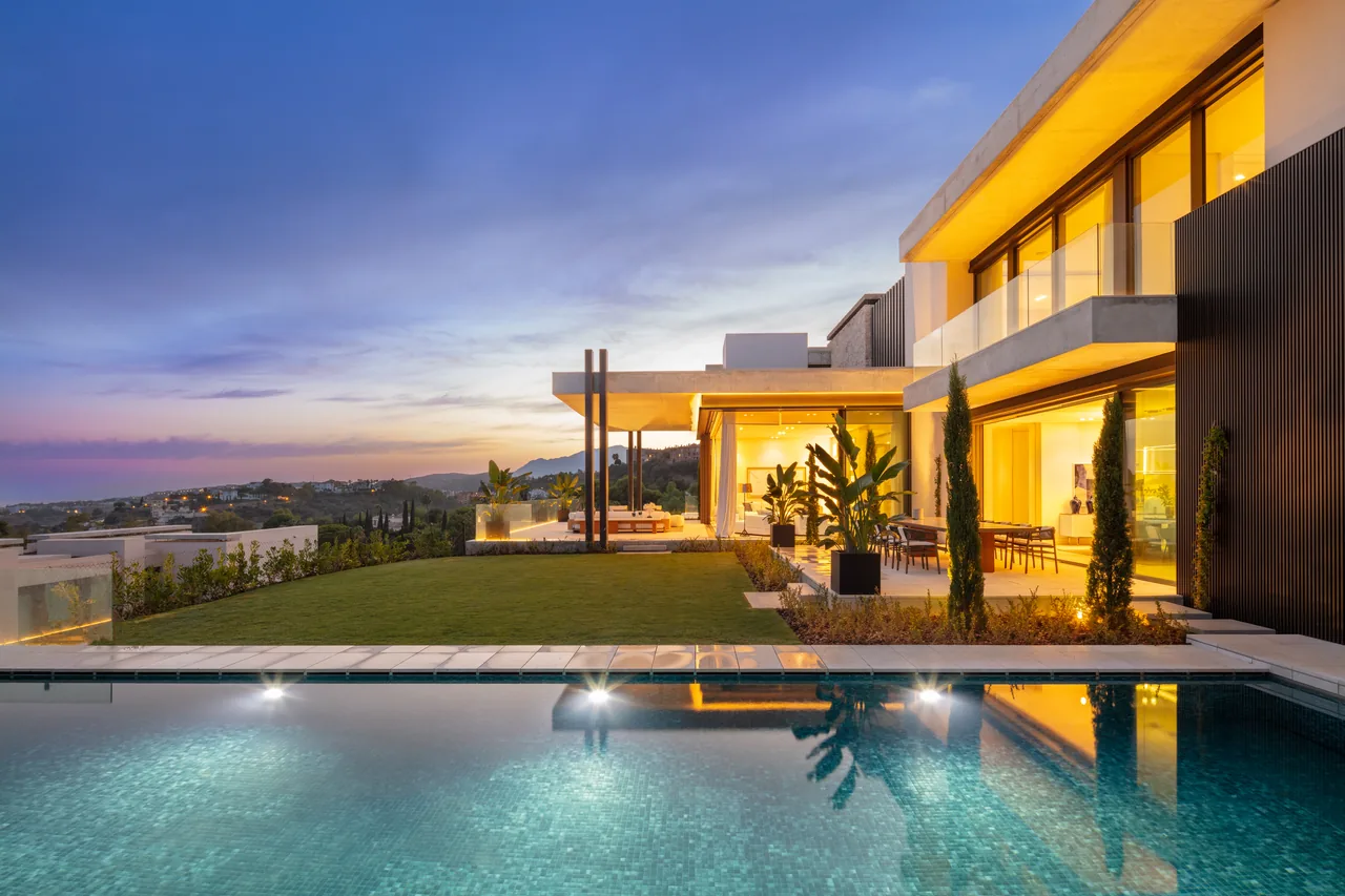 7-bedroom villa in La Quinta with private pool and private garden — image 37