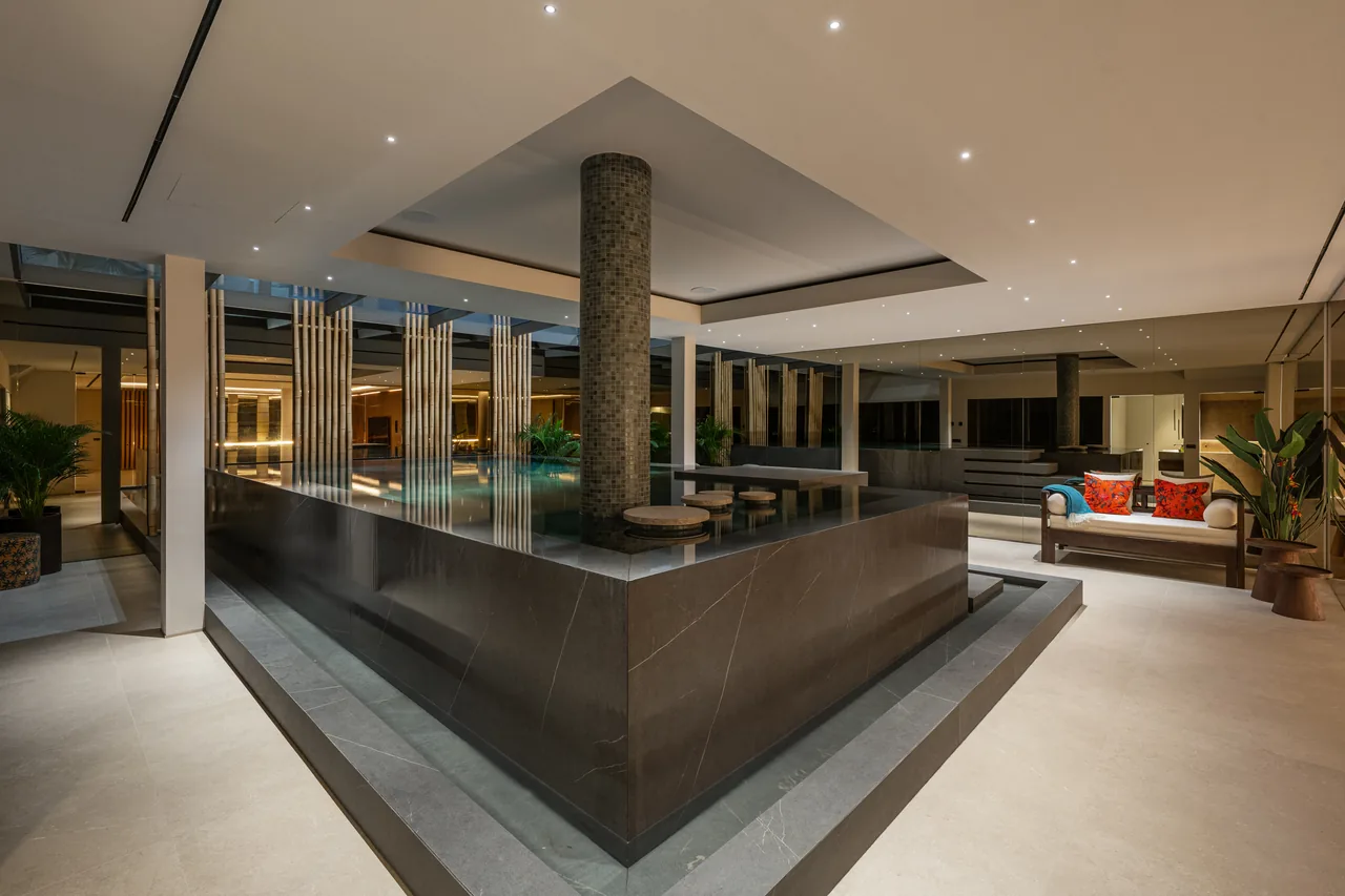 6-bedroom villa in La Quinta with private pool and private garden — image 17