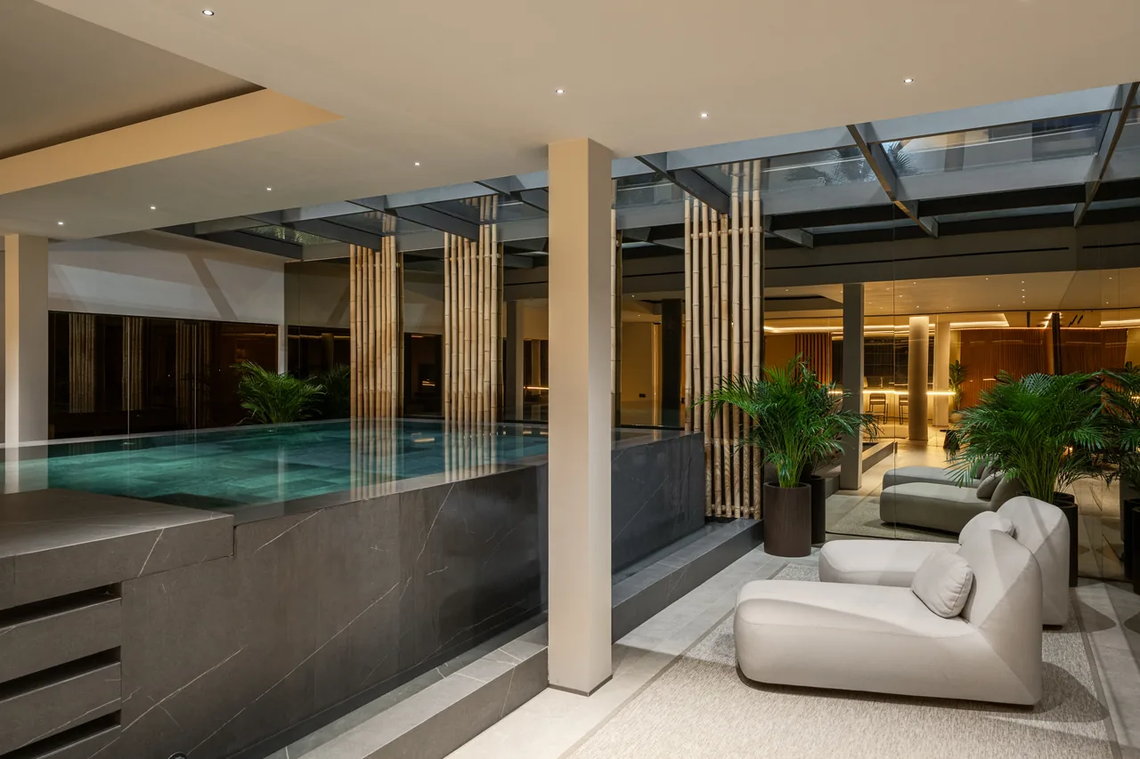 6-bedroom villa in La Quinta with private pool and private garden — image 18