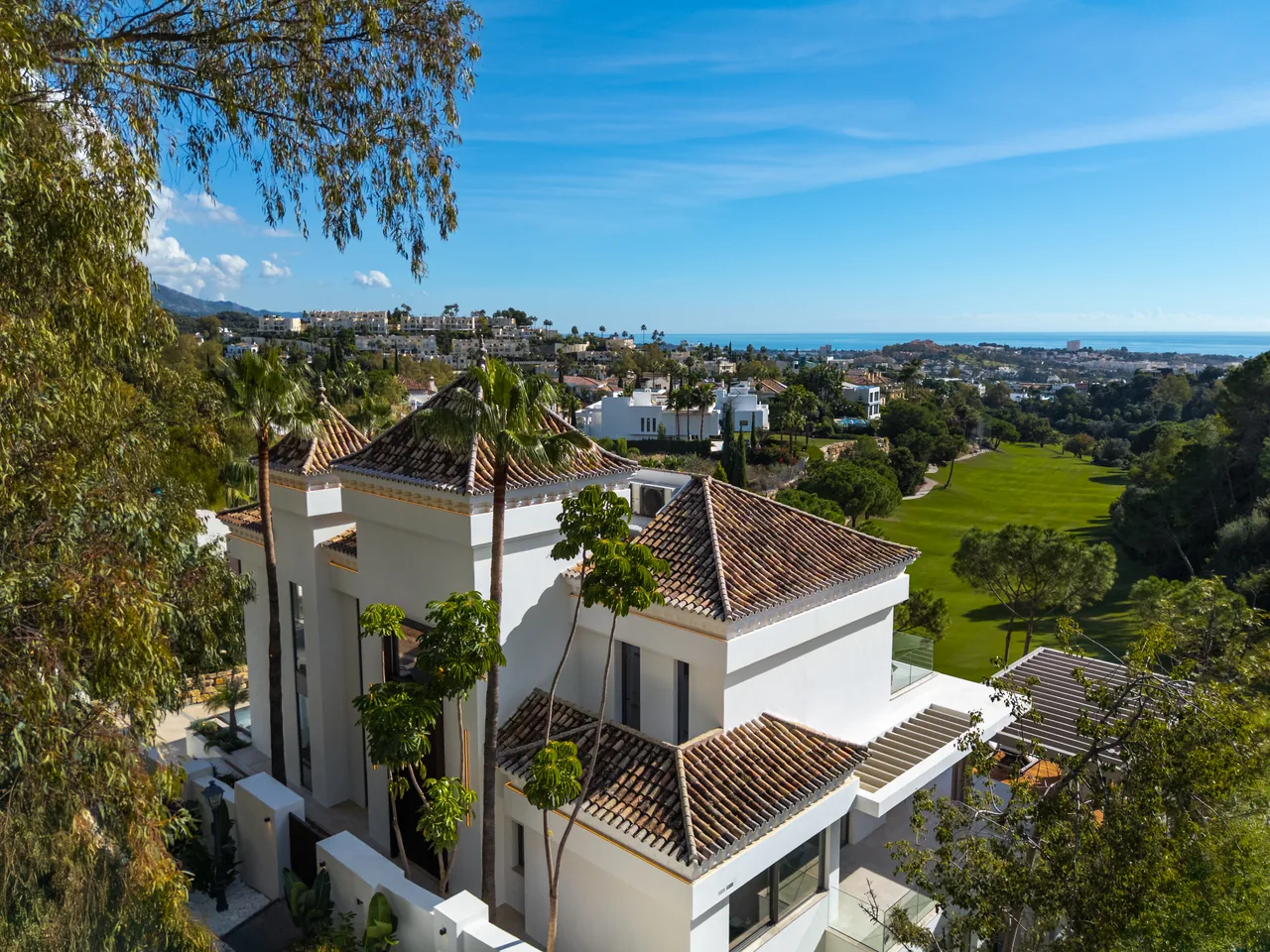 6-bedroom villa in La Quinta with private pool and private garden — image 21