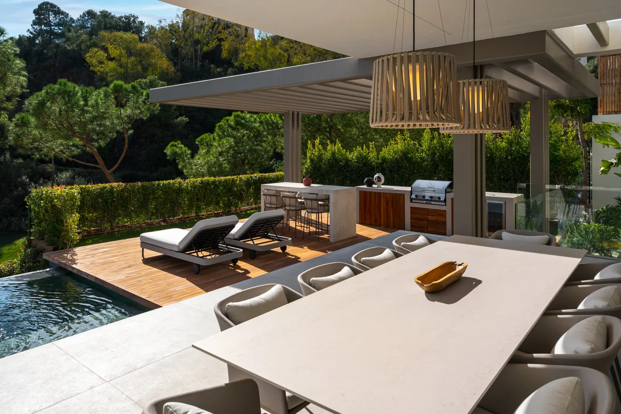 6-bedroom villa in La Quinta with private pool and private garden — image 30