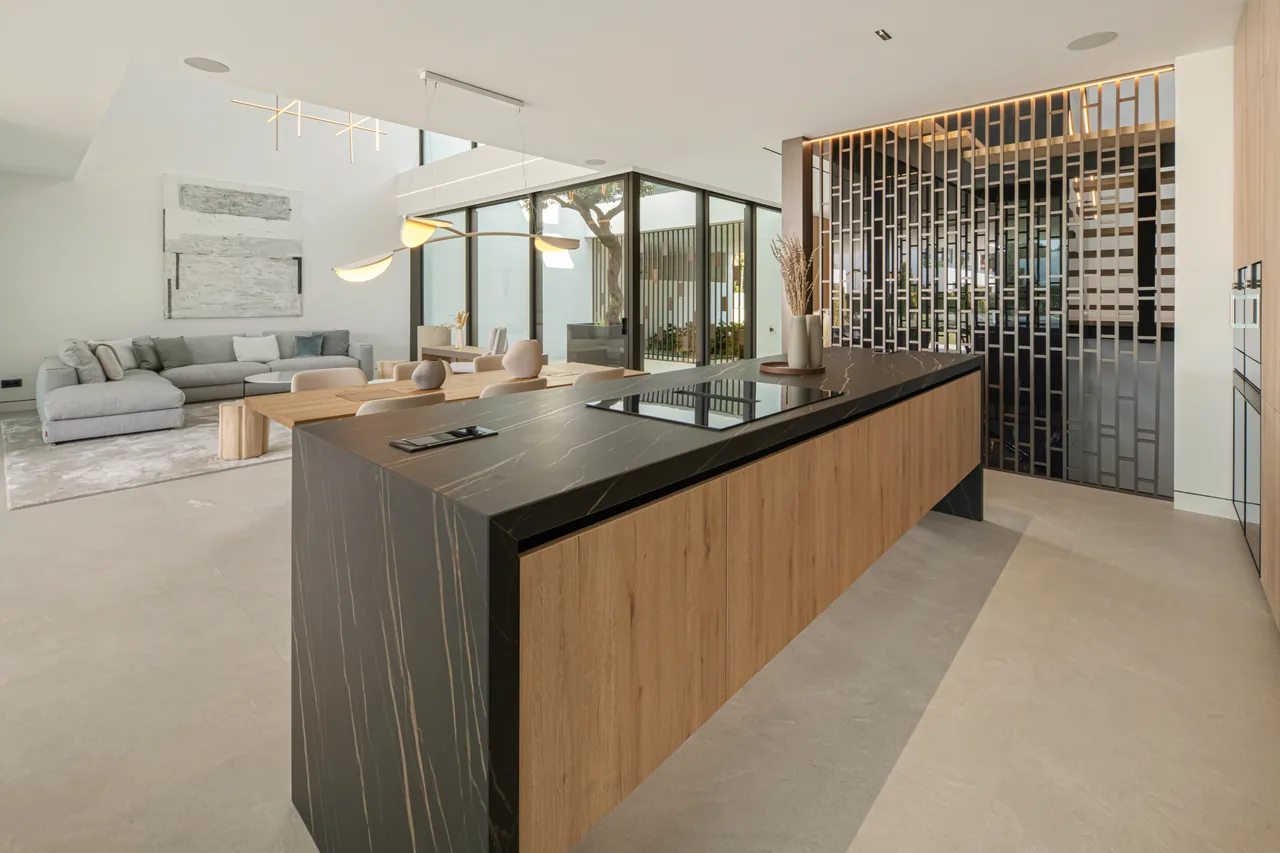 3-bedroom property in Marbella Golden Mile with private pool and private garden — image 2