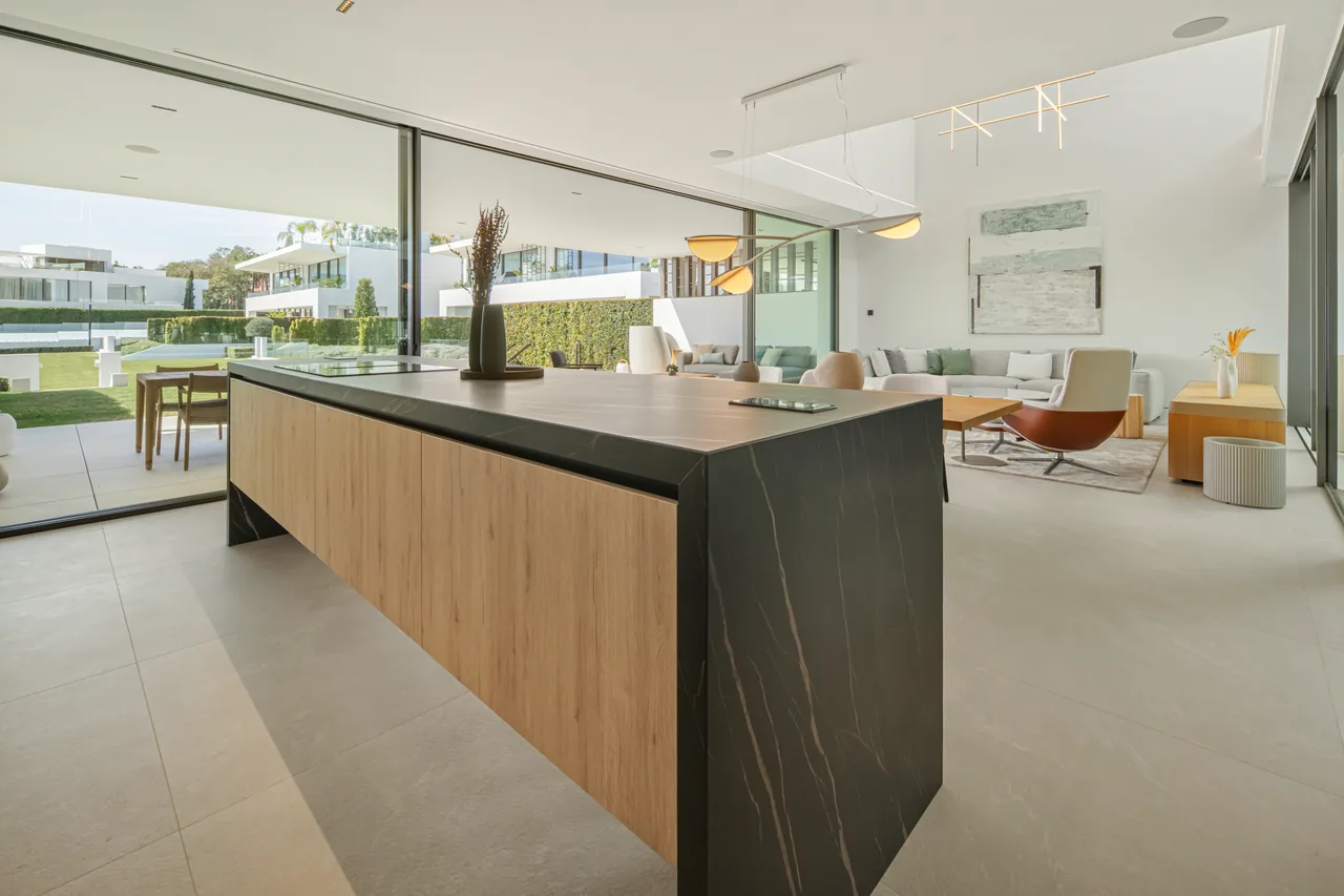 3-bedroom property in Marbella Golden Mile with private pool and private garden — image 3