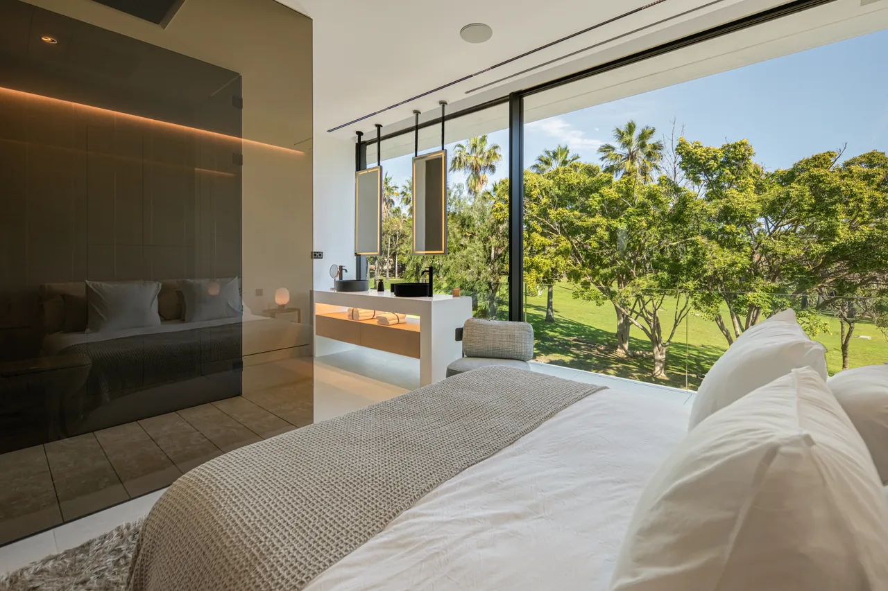 3-bedroom property in Marbella Golden Mile with private pool and private garden — image 14