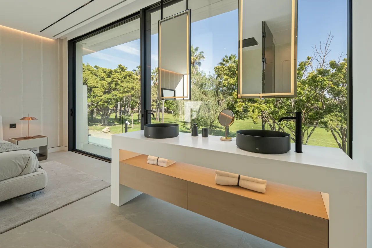 3-bedroom property in Marbella Golden Mile with private pool and private garden — image 21