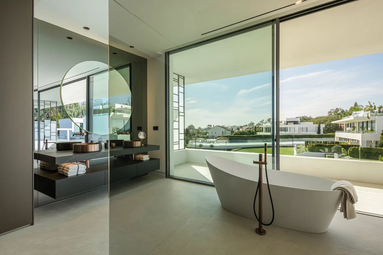 3-bedroom property in Marbella Golden Mile with private pool and private garden — image 28