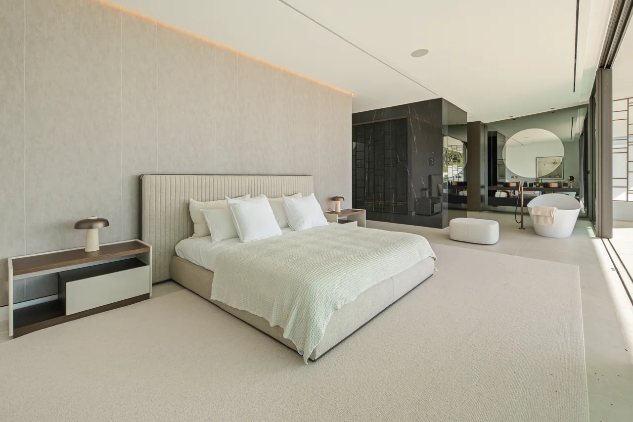 3-bedroom property in Marbella Golden Mile with private pool and private garden — image 32