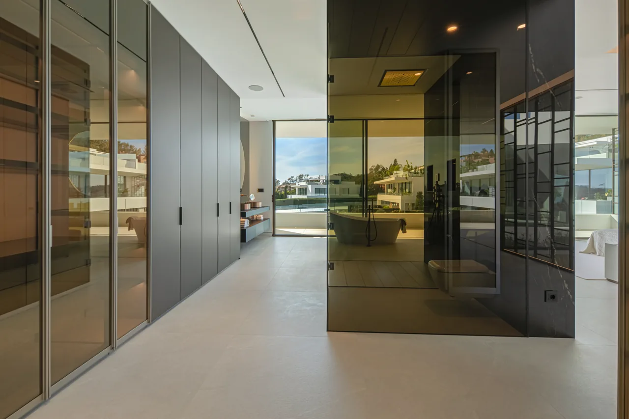 3-bedroom property in Marbella Golden Mile with private pool and private garden — image 35