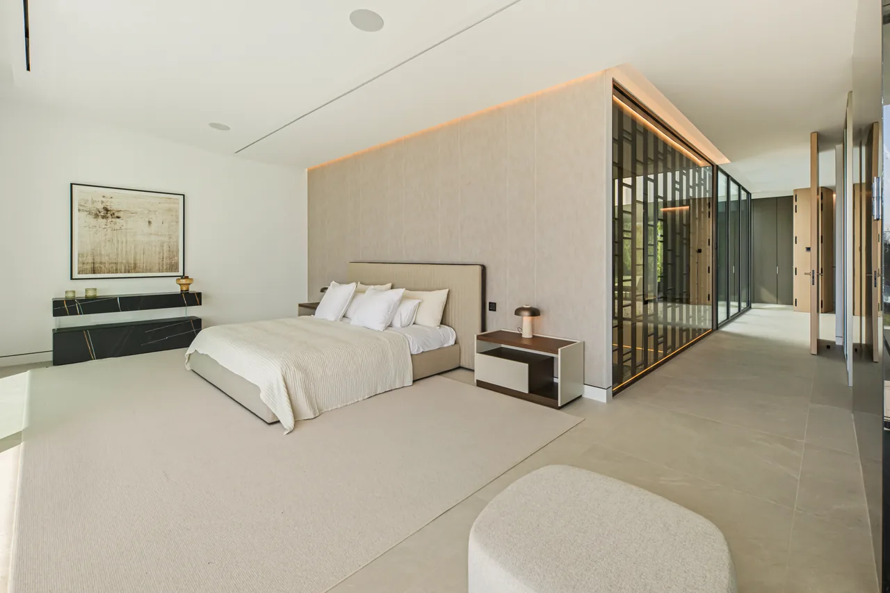 3-bedroom property in Marbella Golden Mile with private pool and private garden — image 37
