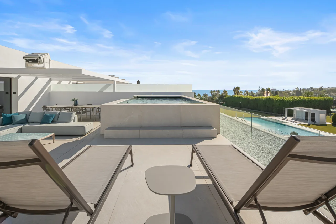 3-bedroom property in Marbella Golden Mile with private pool and private garden — image 40