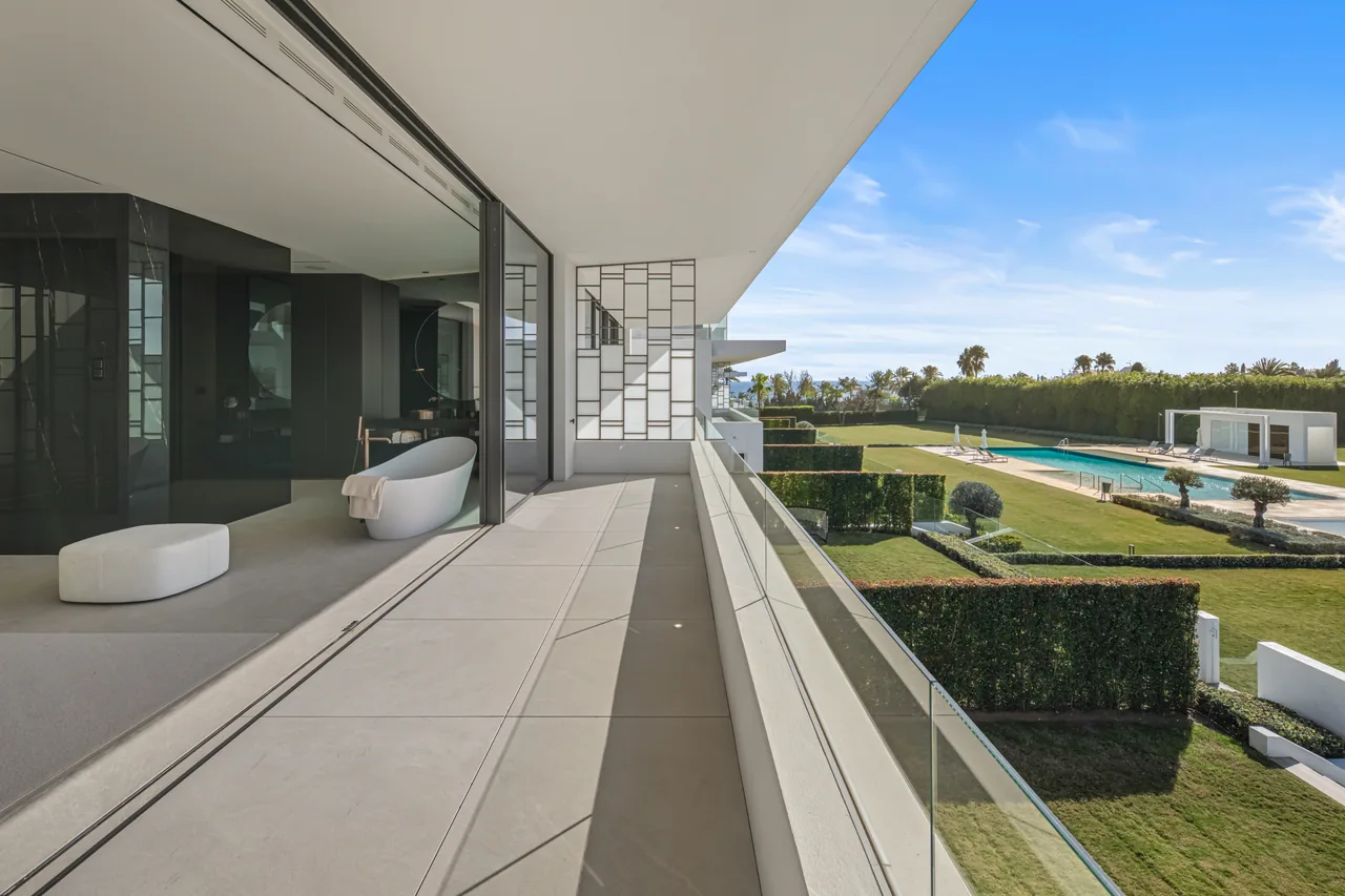 3-bedroom property in Marbella Golden Mile with private pool and private garden