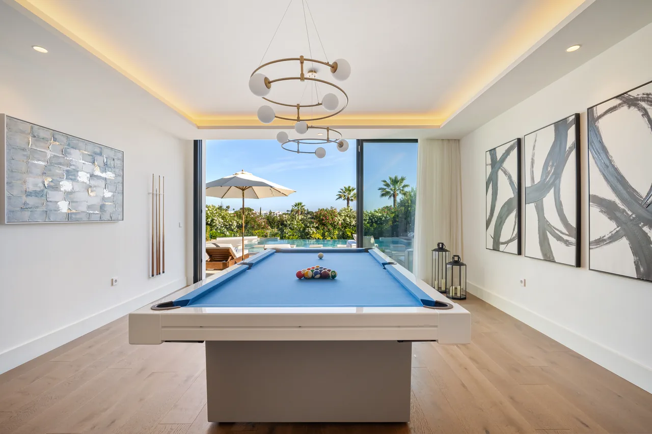 6-bedroom villa in Los Naranjos with private pool and private garden — image 6