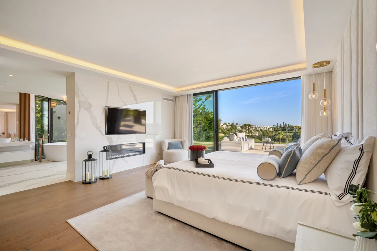 6-bedroom villa in Los Naranjos with private pool and private garden — image 14