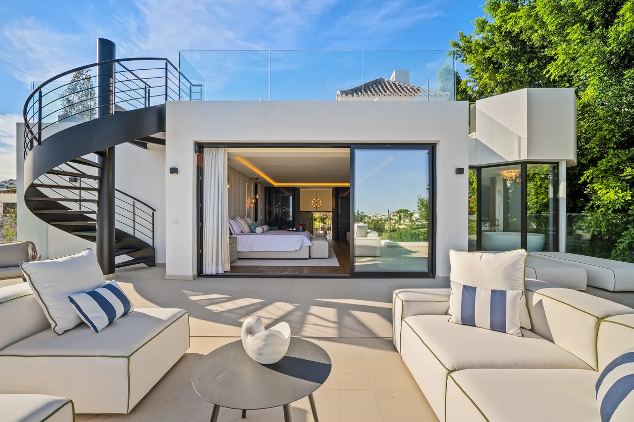 6-bedroom villa in Los Naranjos with private pool and private garden — image 20