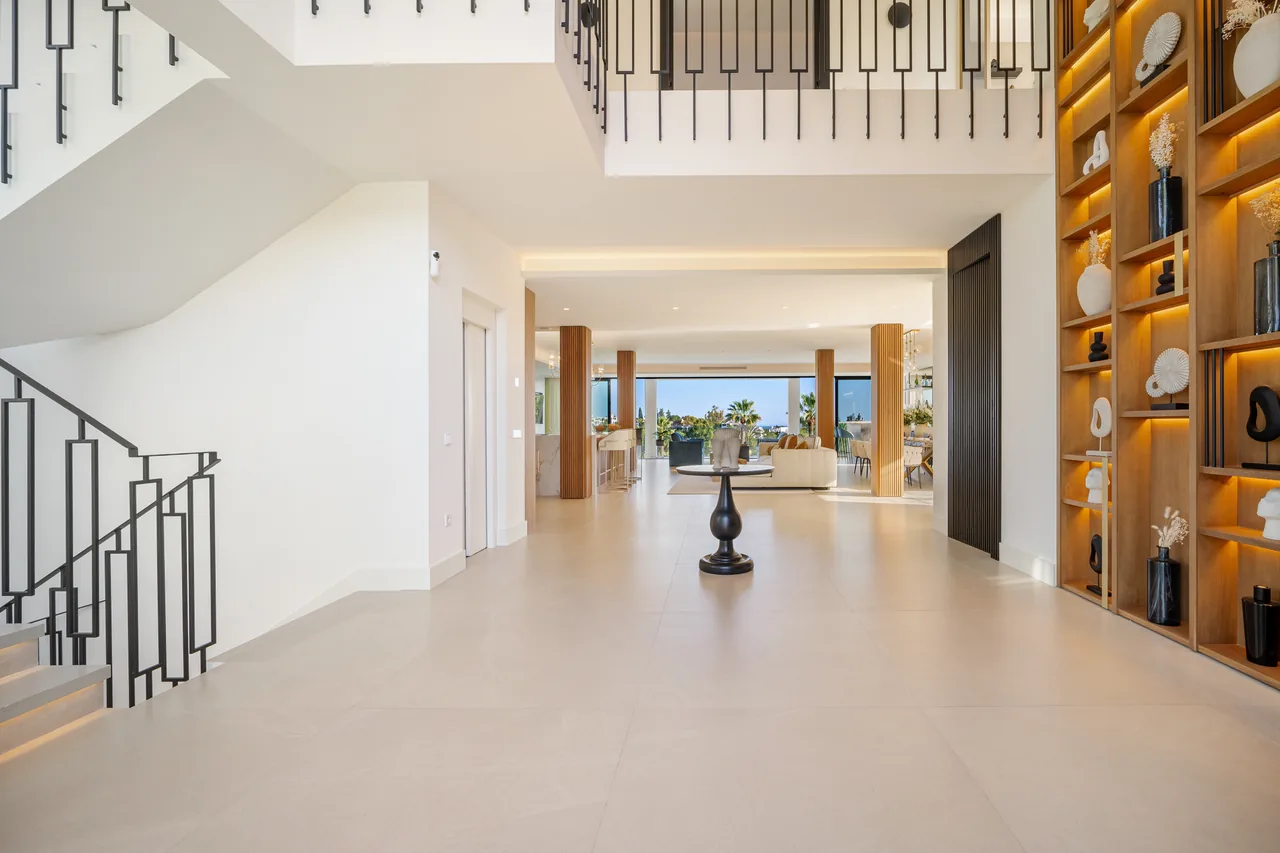 6-bedroom villa in Los Naranjos with private pool and private garden — image 24