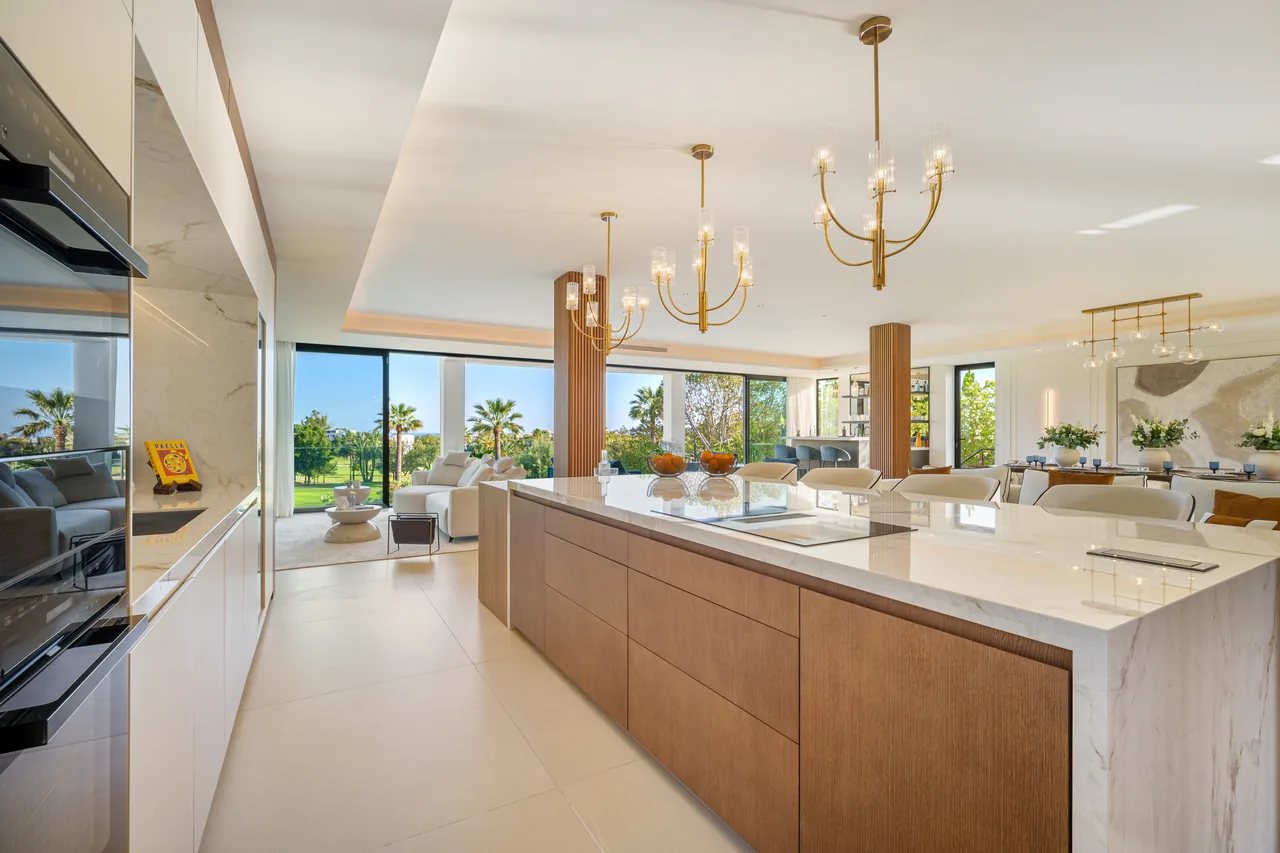6-bedroom villa in Los Naranjos with private pool and private garden — image 28