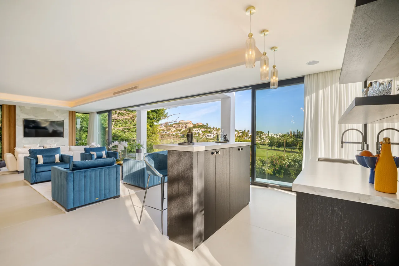 6-bedroom villa in Los Naranjos with private pool and private garden — image 31