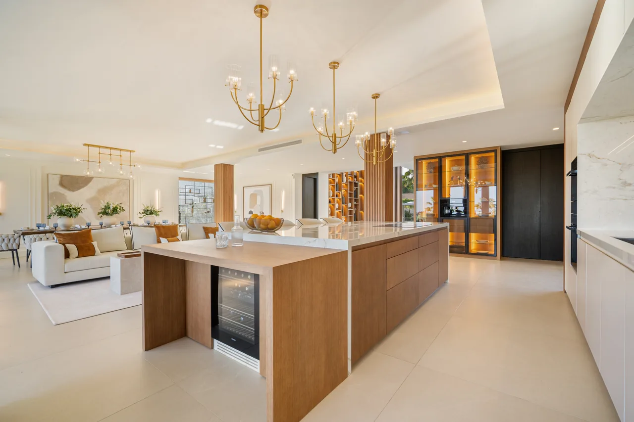 6-bedroom villa in Los Naranjos with private pool and private garden — image 36
