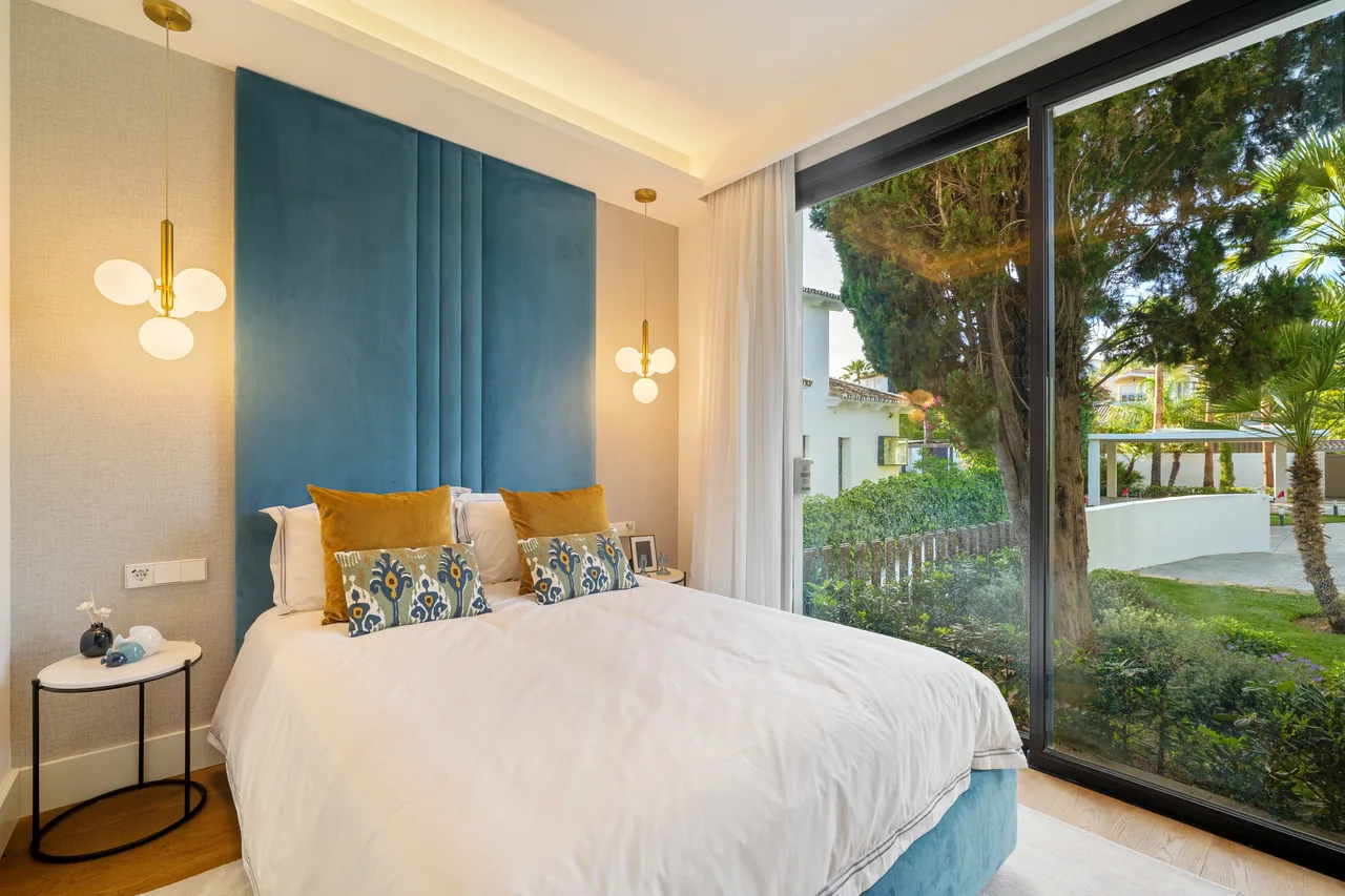 6-bedroom villa in Los Naranjos with private pool and private garden — image 39