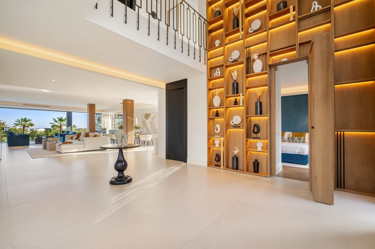 6-bedroom villa in Los Naranjos with private pool and private garden — image 40