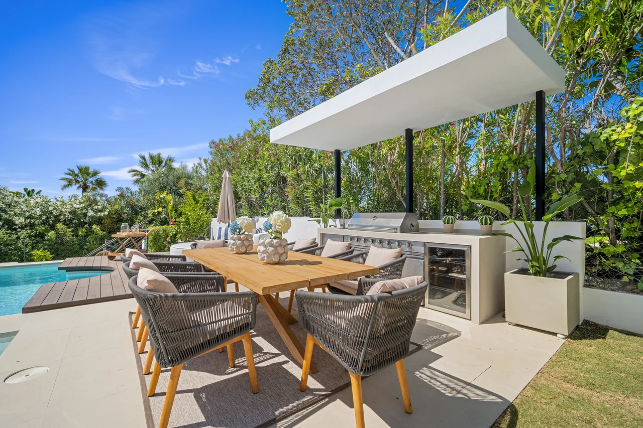 6-bedroom villa in Los Naranjos with private pool and private garden — image 50
