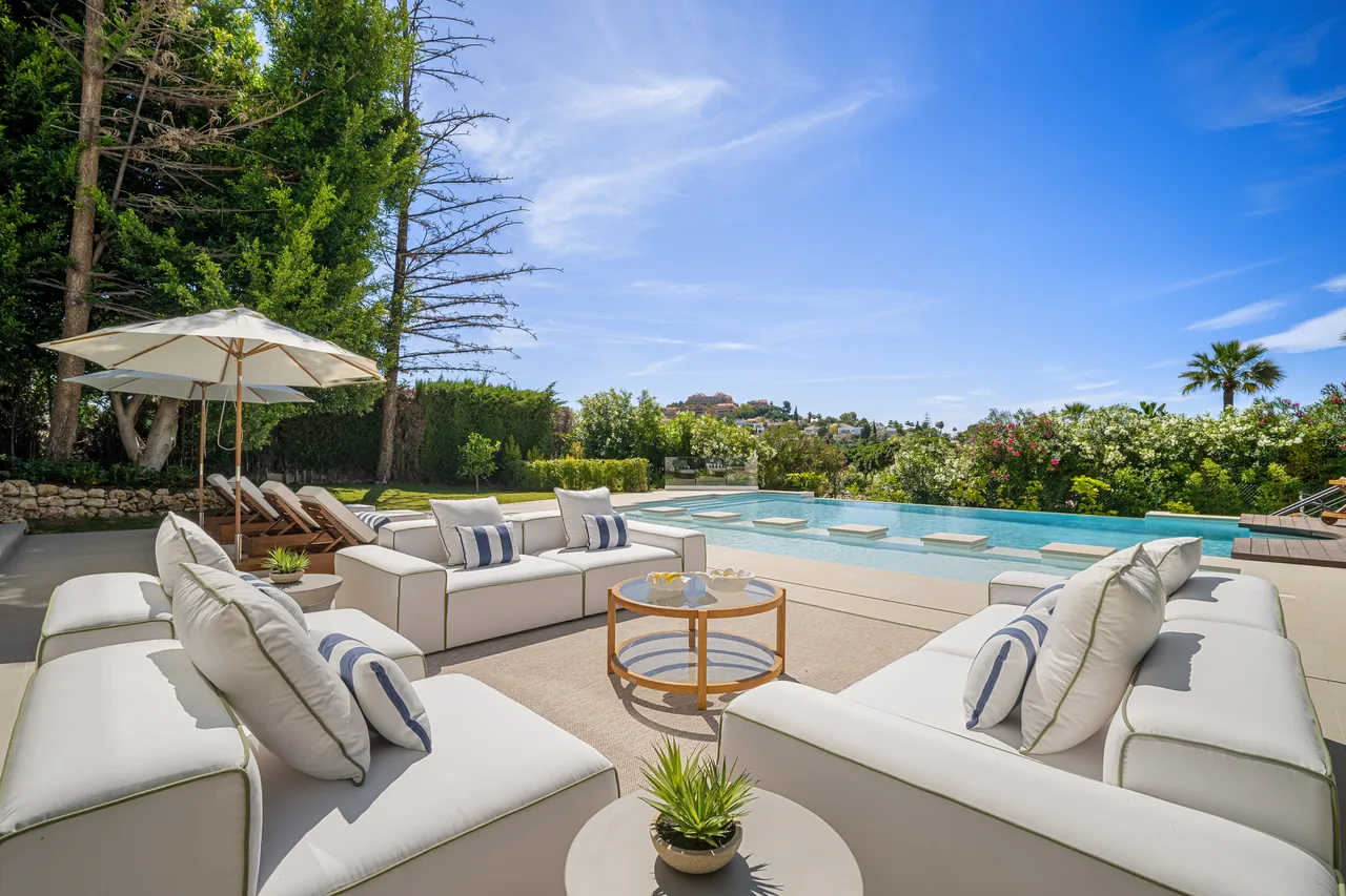6-bedroom villa in Los Naranjos with private pool and private garden — image 51