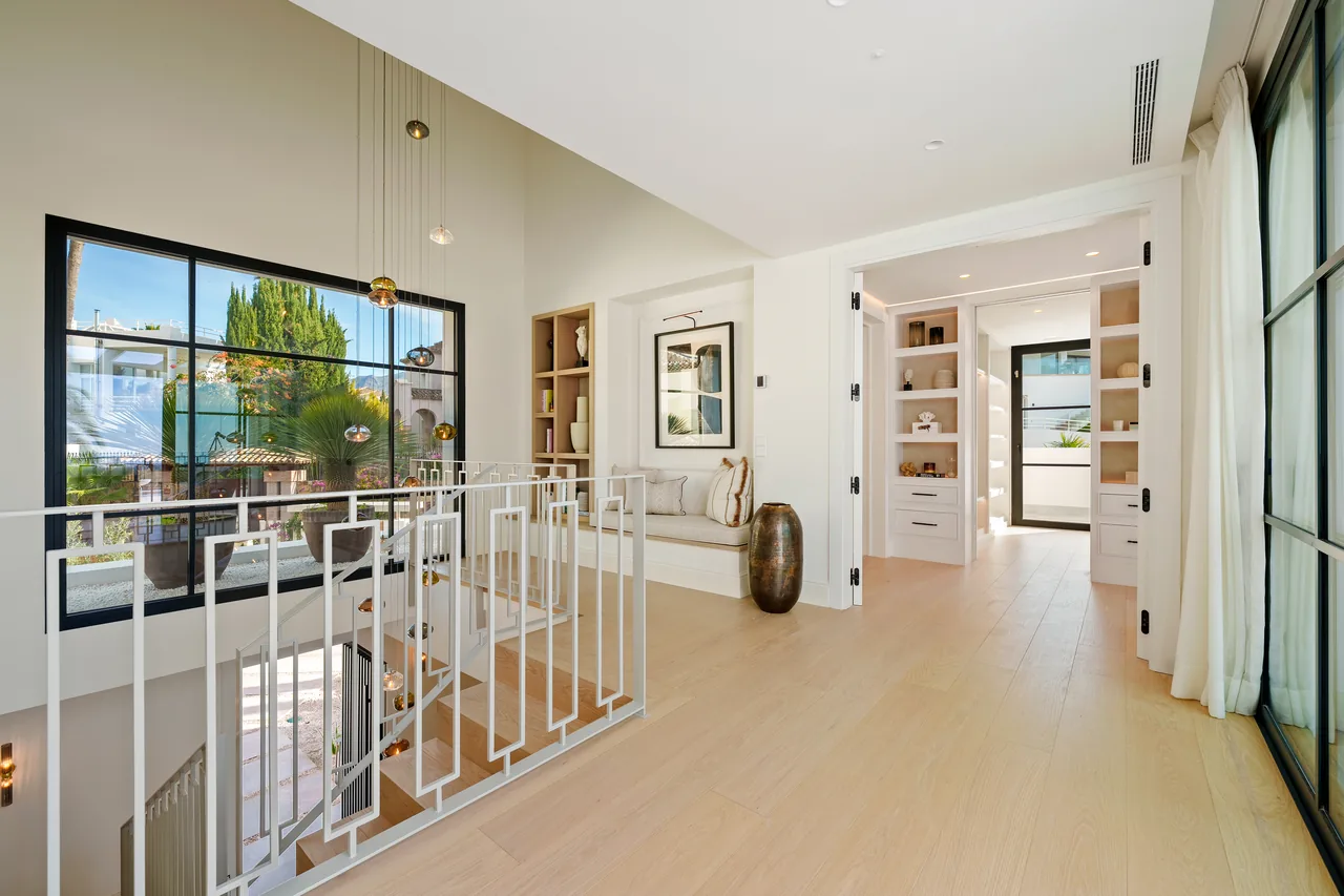 5-bedroom villa in La Quinta with private pool and private garden — image 10