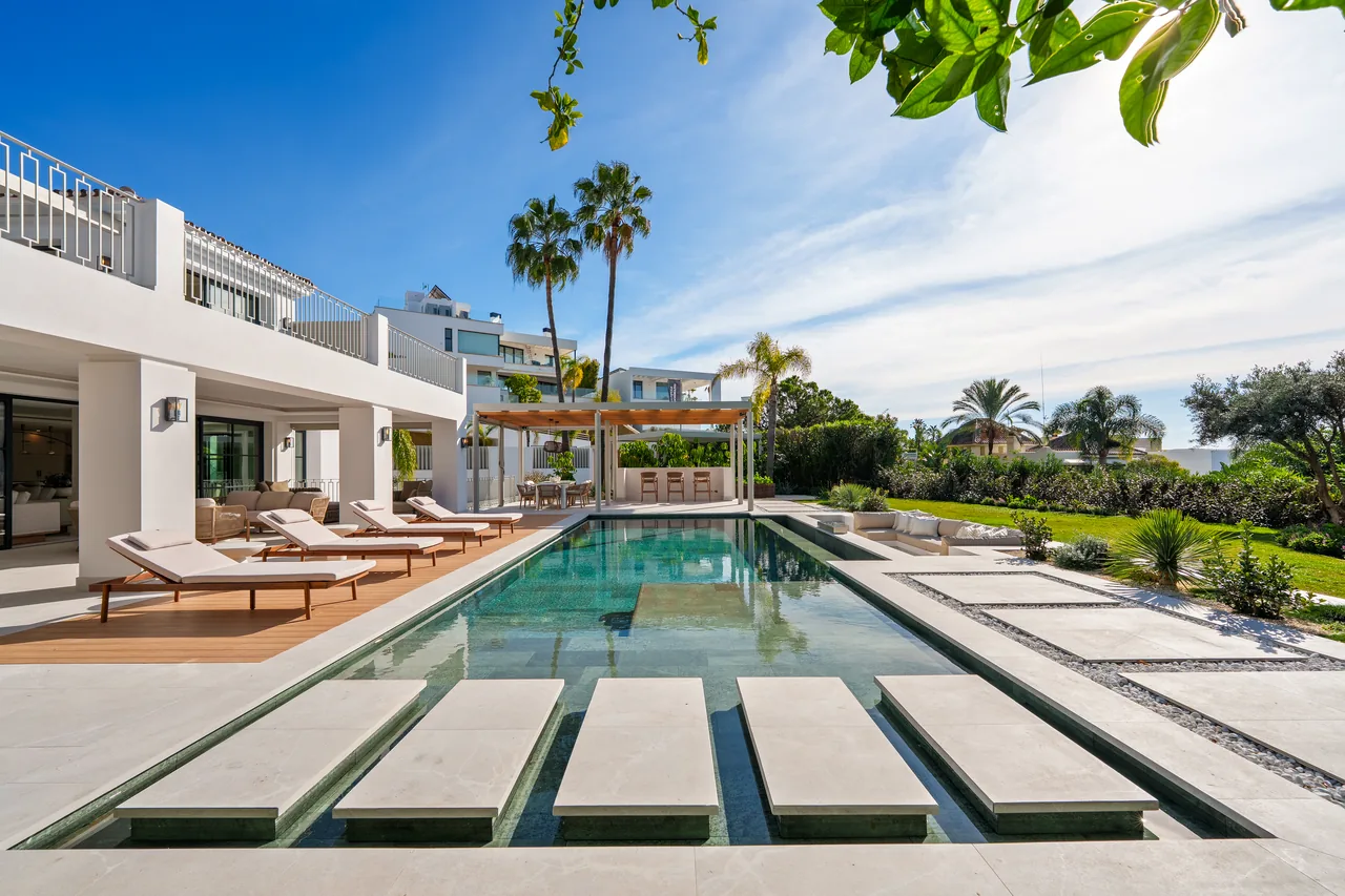 5-bedroom villa in La Quinta with private pool and private garden — image 26