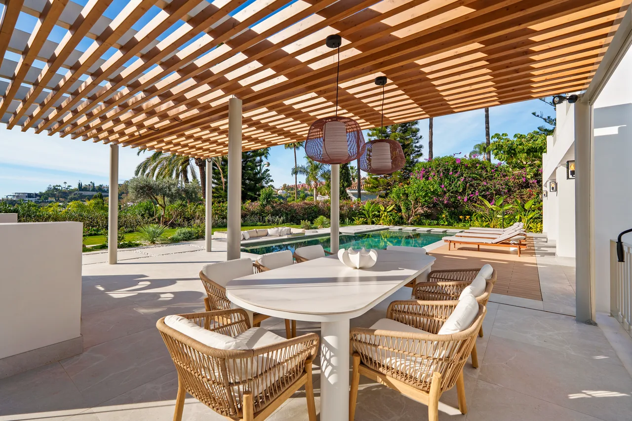 5-bedroom villa in La Quinta with private pool and private garden — image 29