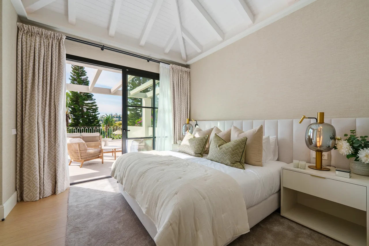 5-bedroom villa in La Quinta with private pool and private garden — image 42