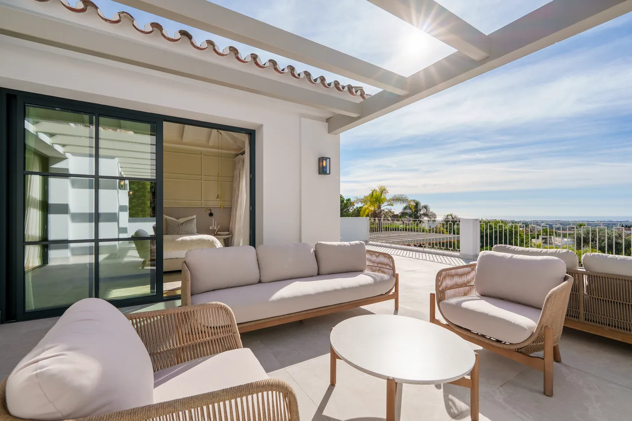 5-bedroom villa in La Quinta with private pool and private garden — image 44