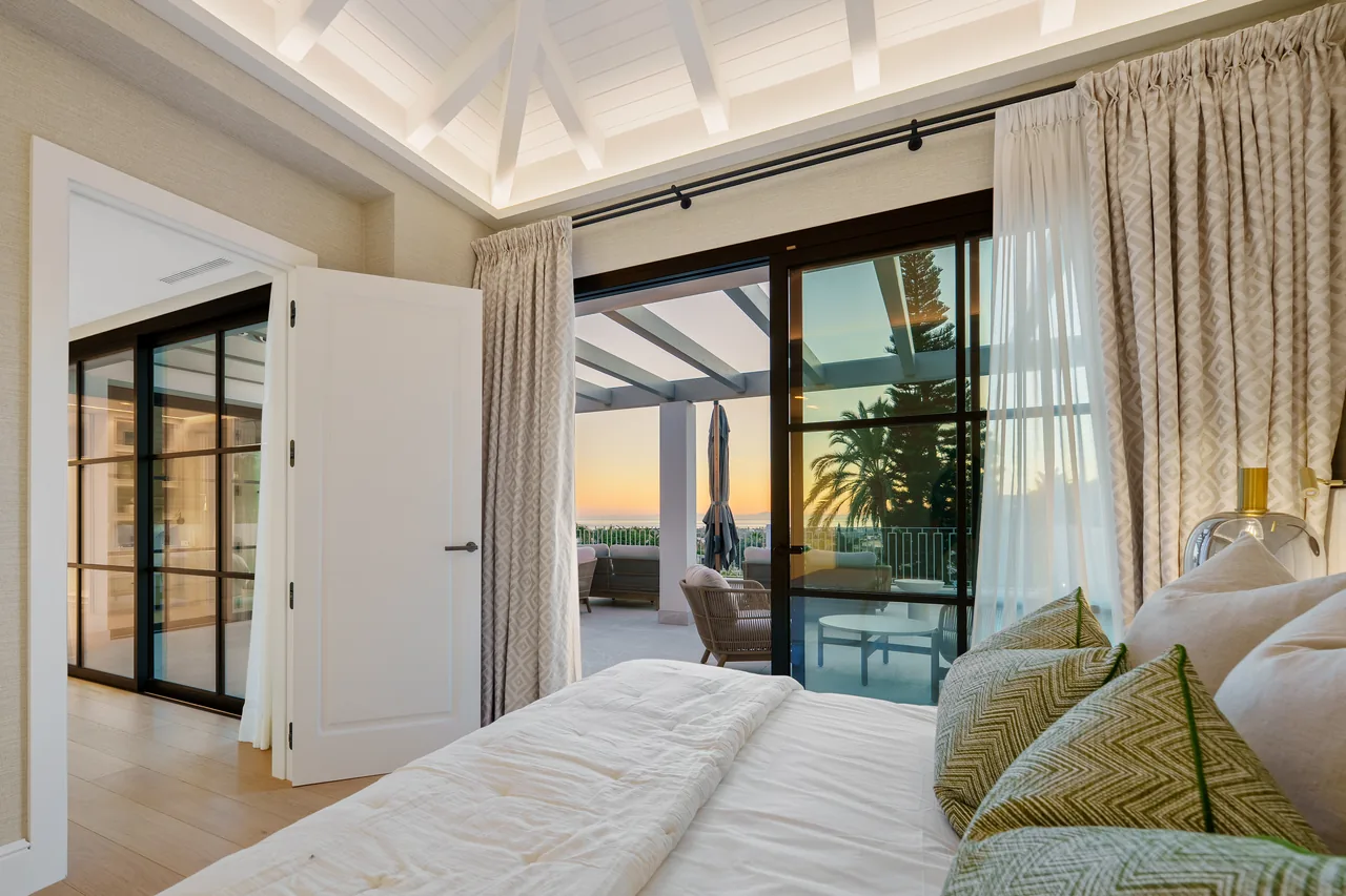 5-bedroom villa in La Quinta with private pool and private garden — image 47