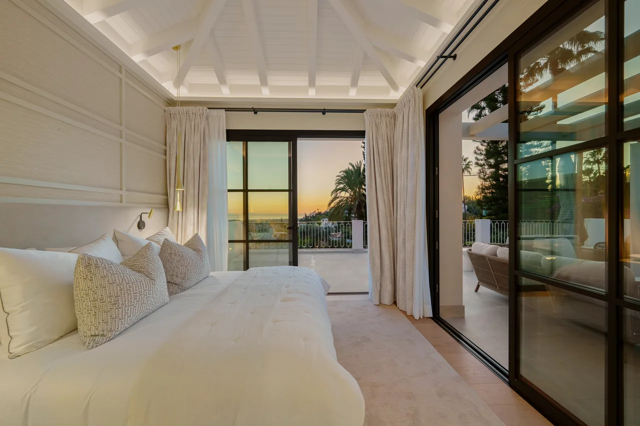 5-bedroom villa in La Quinta with private pool and private garden — image 53
