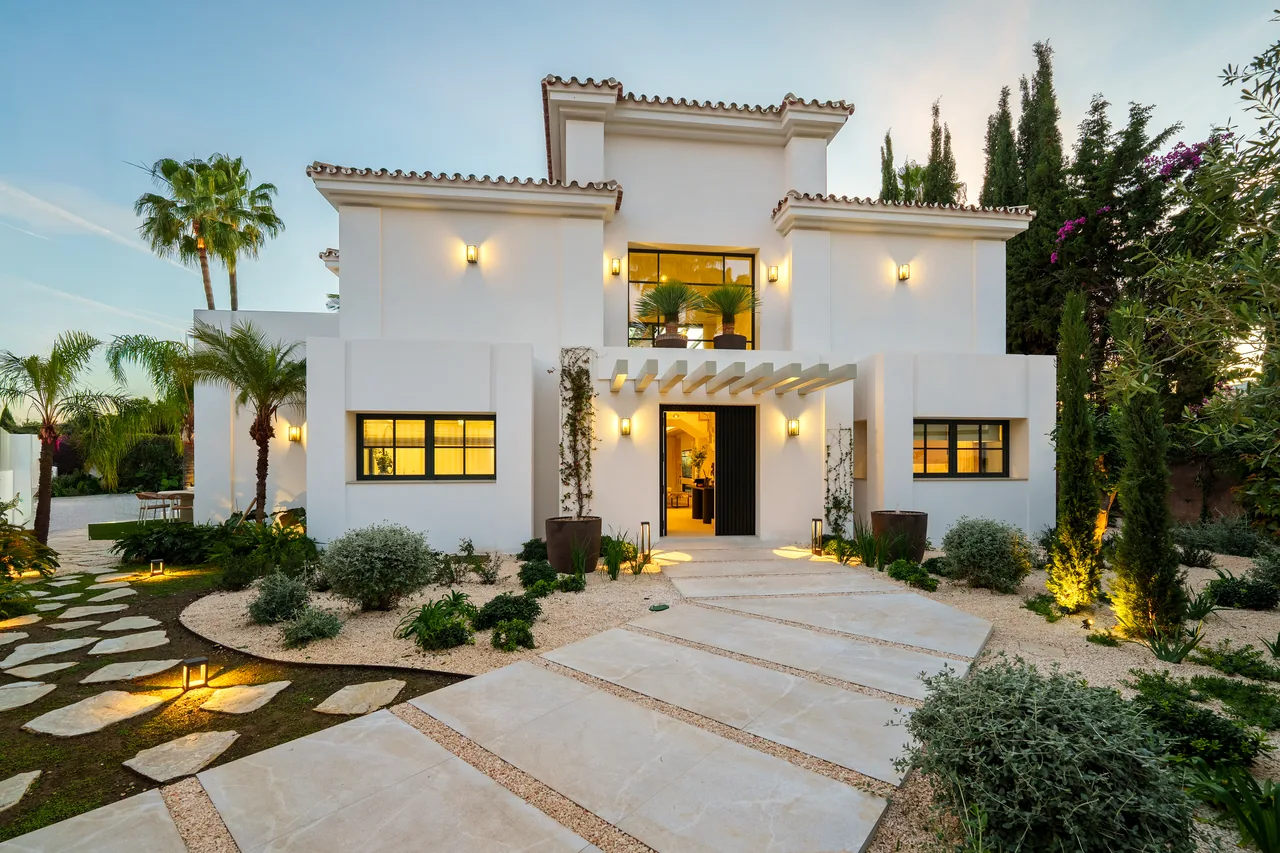 5-bedroom villa in La Quinta with private pool and private garden — image 54