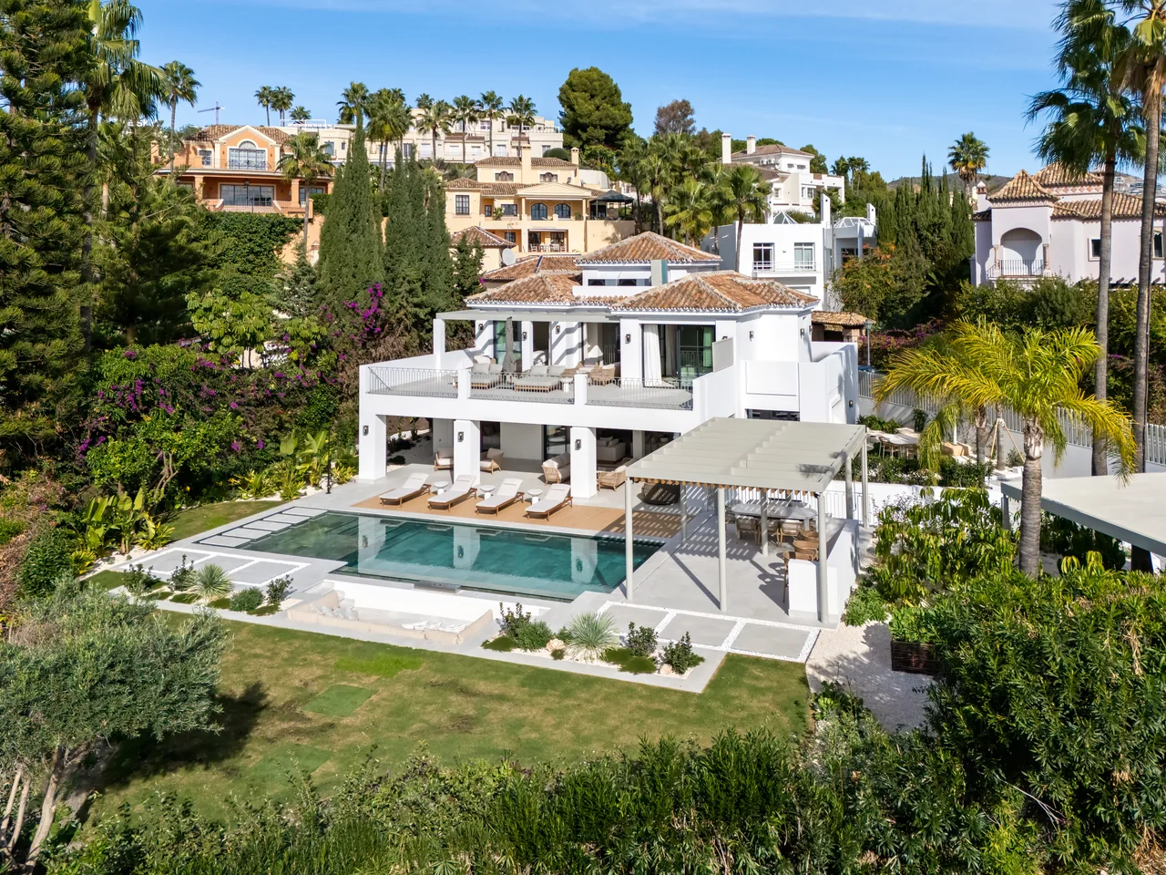 5-bedroom villa in La Quinta with private pool and private garden — image 67