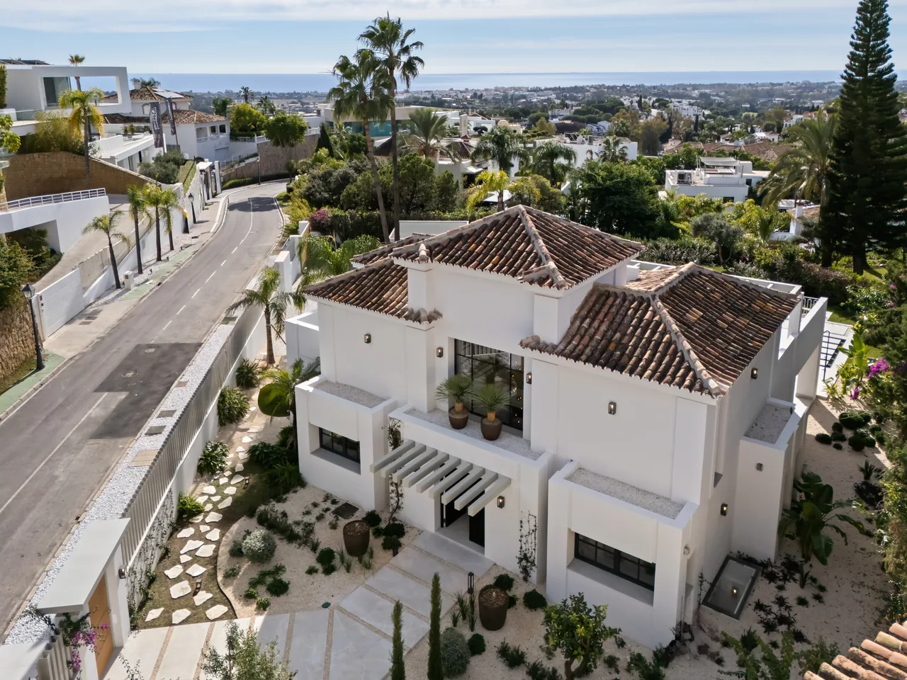 5-bedroom villa in La Quinta with private pool and private garden — image 69