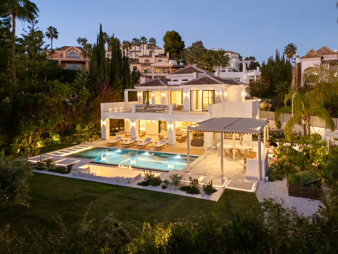 5-bedroom villa in La Quinta with private pool and private garden — image 75
