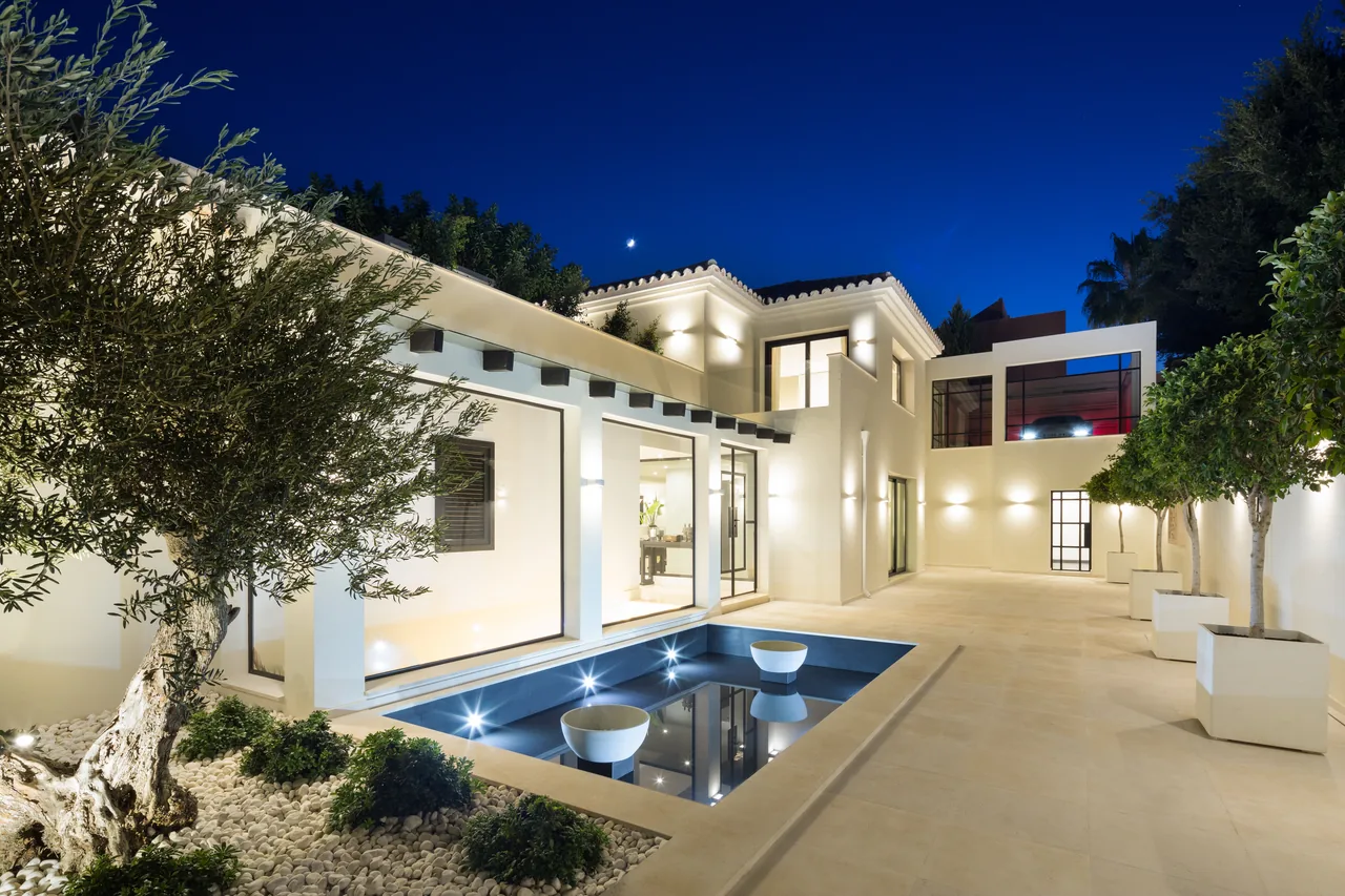 5-bedroom villa in Aloha with private pool and private garden — image 13