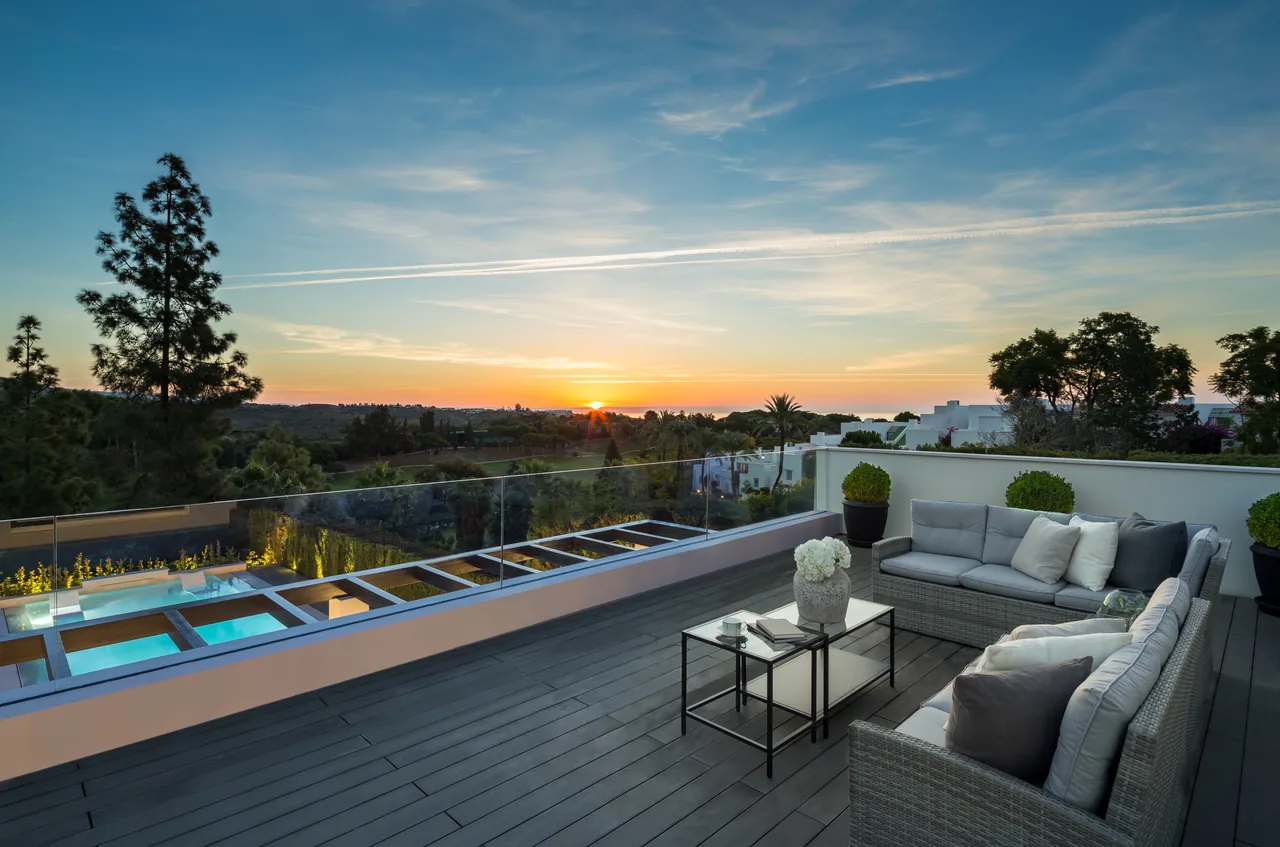 5-bedroom villa in Aloha with private pool and private garden — image 14