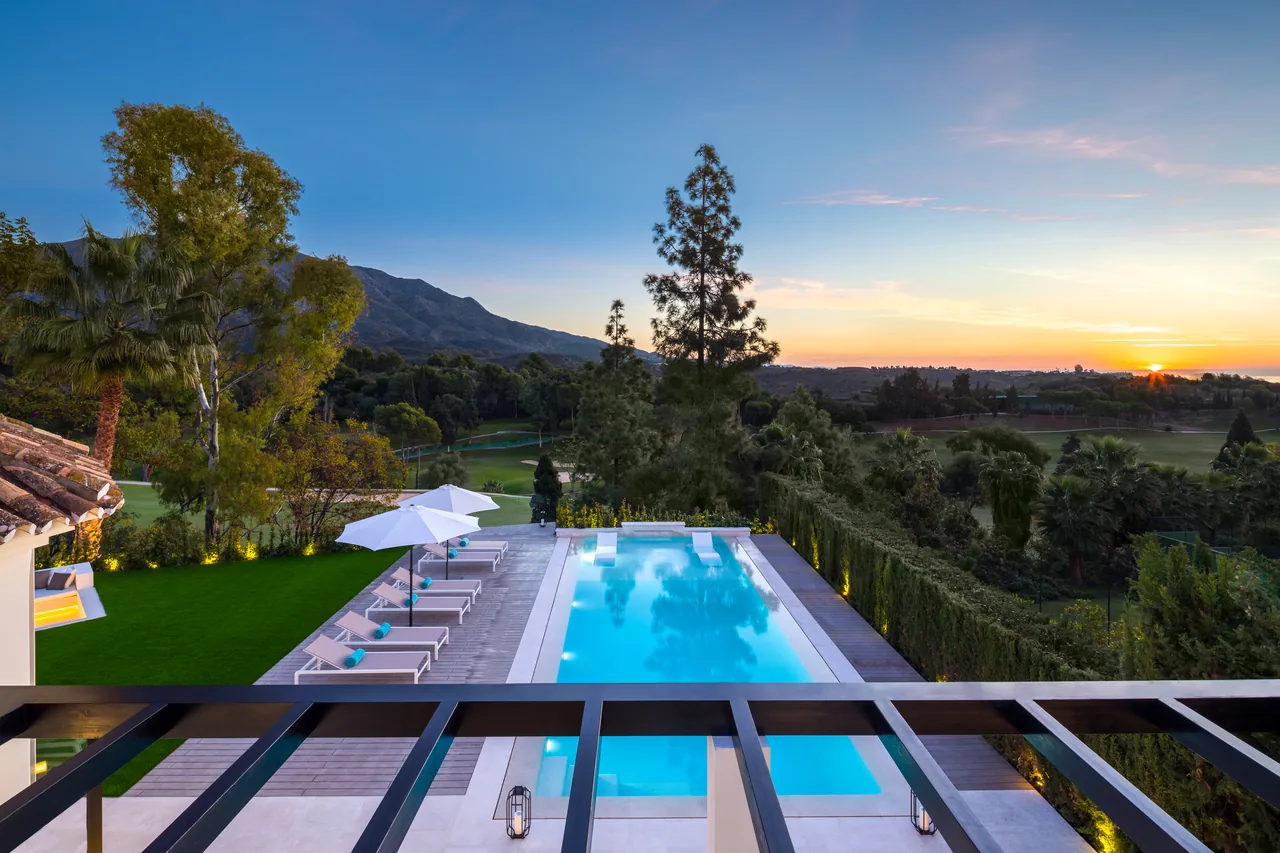 5-bedroom villa in Aloha with private pool and private garden — image 15