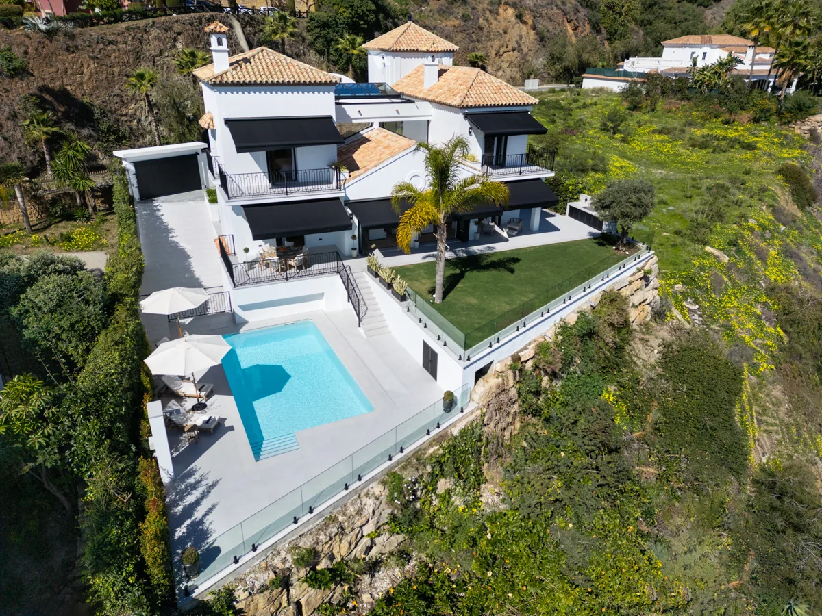 5-bedroom villa in La Quinta with private pool and private garden — image 22