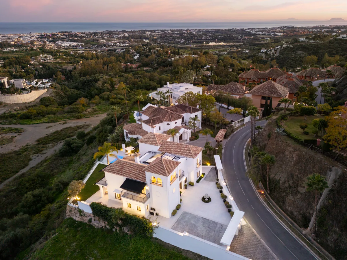 5-bedroom villa in La Quinta with private pool and private garden — image 24