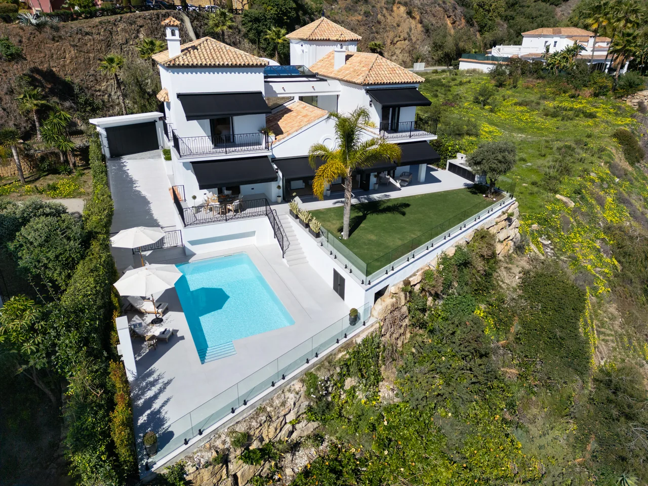 5-bedroom villa in La Quinta with private pool and private garden — image 46